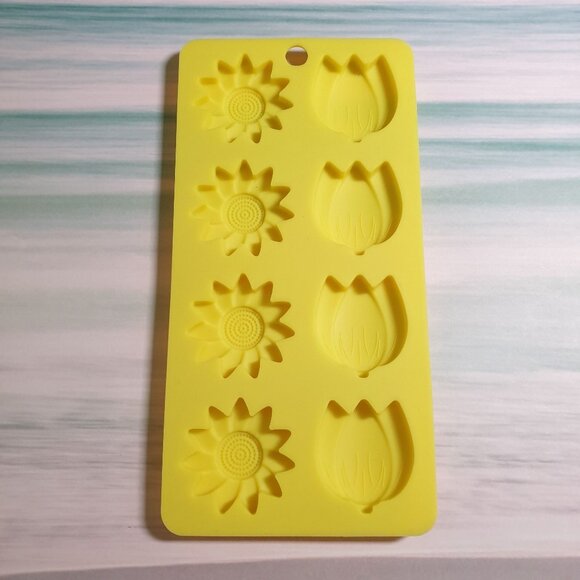 Silicone Flower Mold Crafting Baking Sunflower Tulip Yellow Candy Ice Soap Clay - Picture 1 of 5
